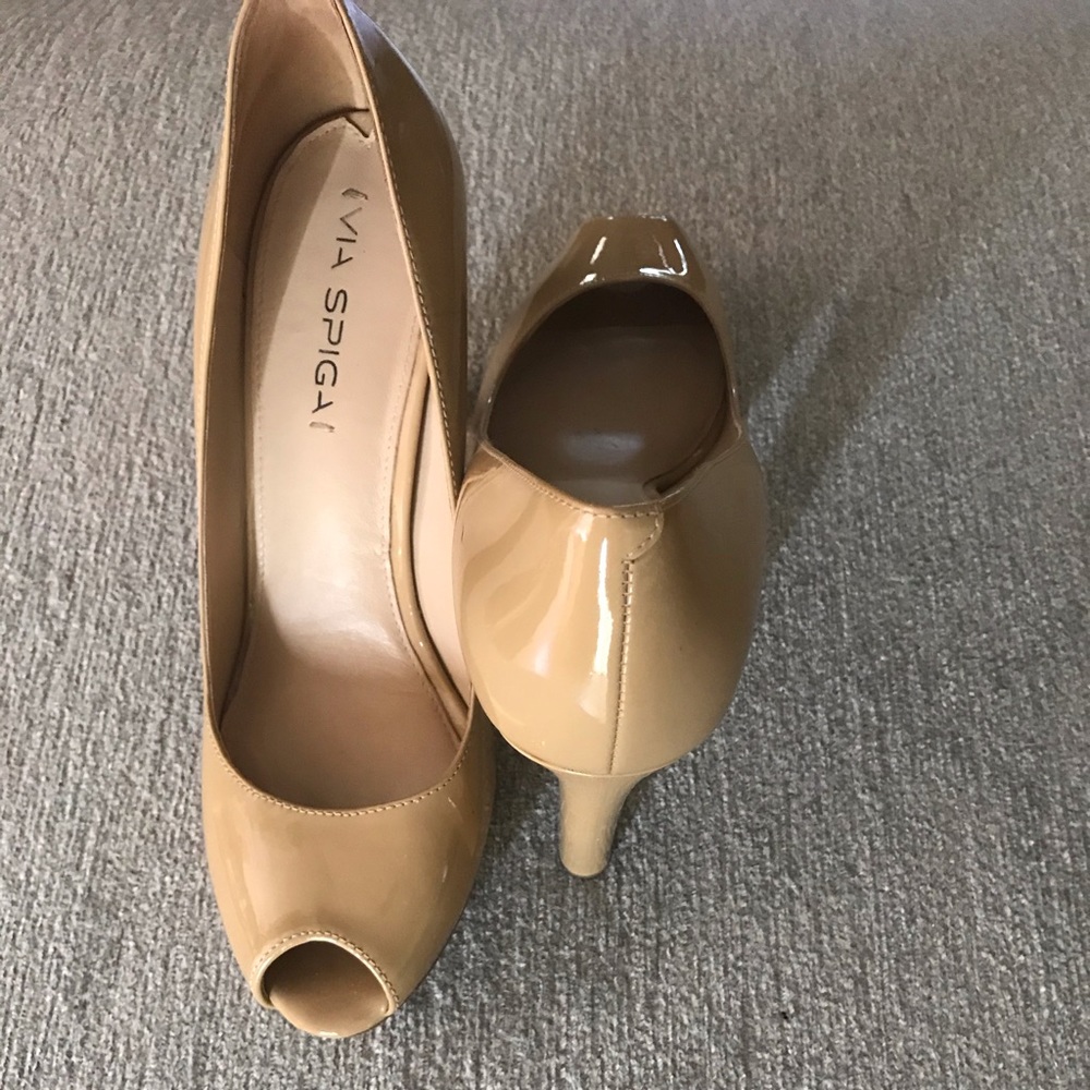 Nude Patent leather Via Spiga peep-toe pump